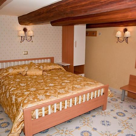 Bed and Breakfast Olimpo Degli Dei Neapel Exterior foto