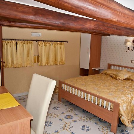 Bed and Breakfast Olimpo Degli Dei Neapel Exterior foto