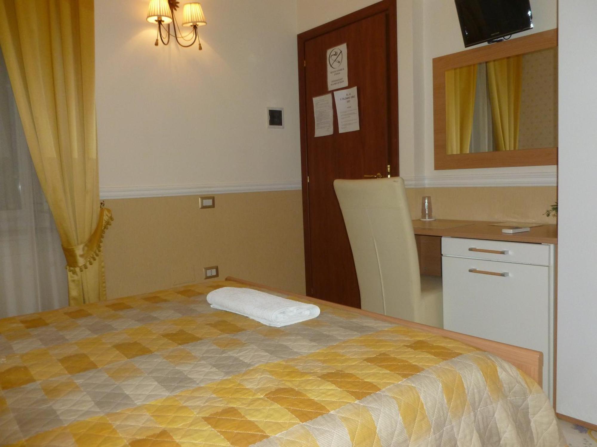Bed and Breakfast Olimpo Degli Dei Neapel Zimmer foto