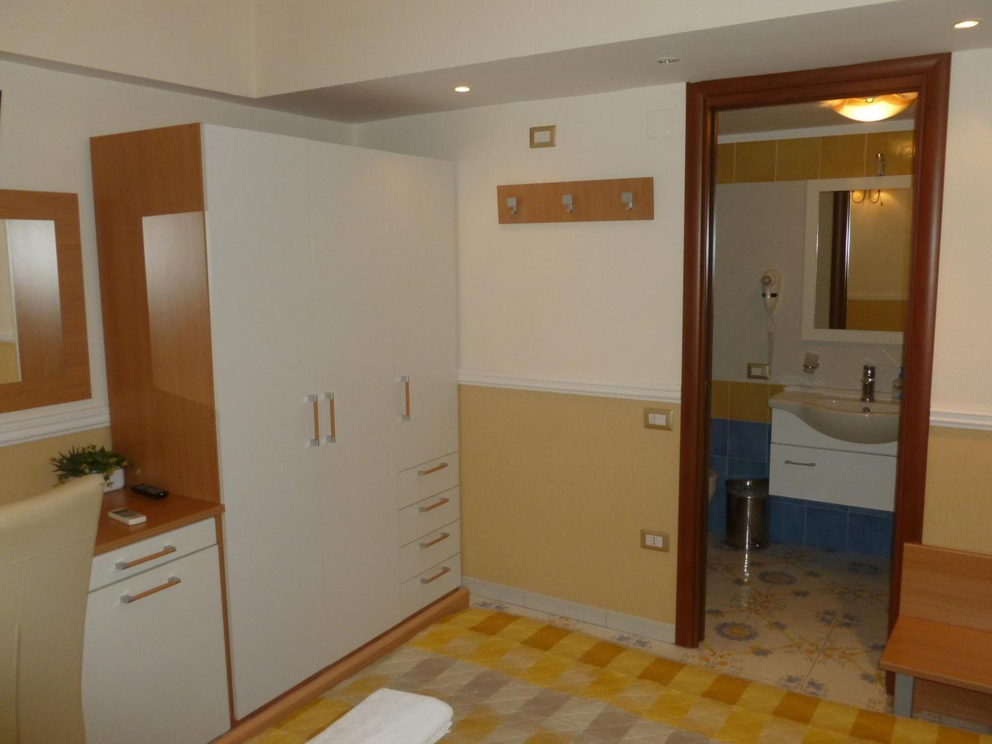 Bed and Breakfast Olimpo Degli Dei Neapel Zimmer foto