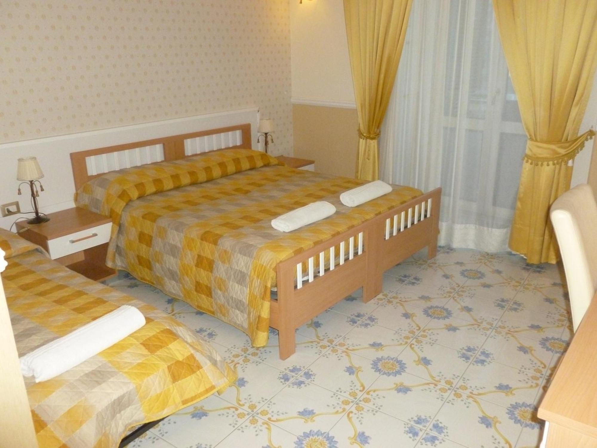 Bed and Breakfast Olimpo Degli Dei Neapel Zimmer foto