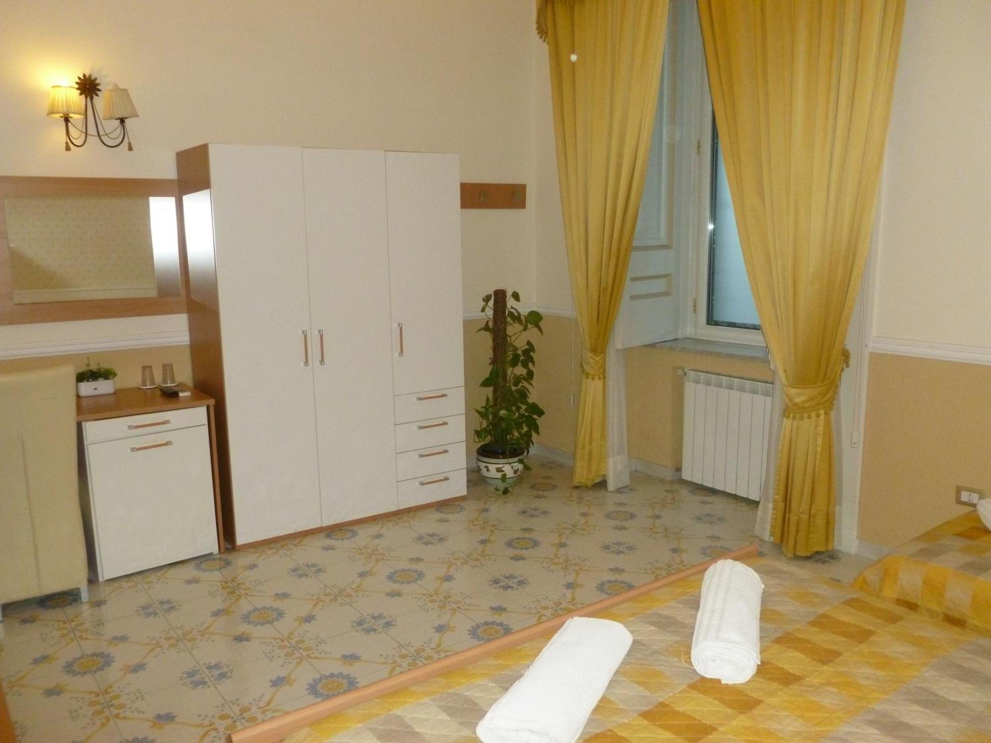 Bed and Breakfast Olimpo Degli Dei Neapel Zimmer foto